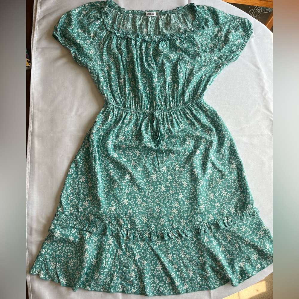 Green Scoop Neck Flutter Sleeve Midi Dress